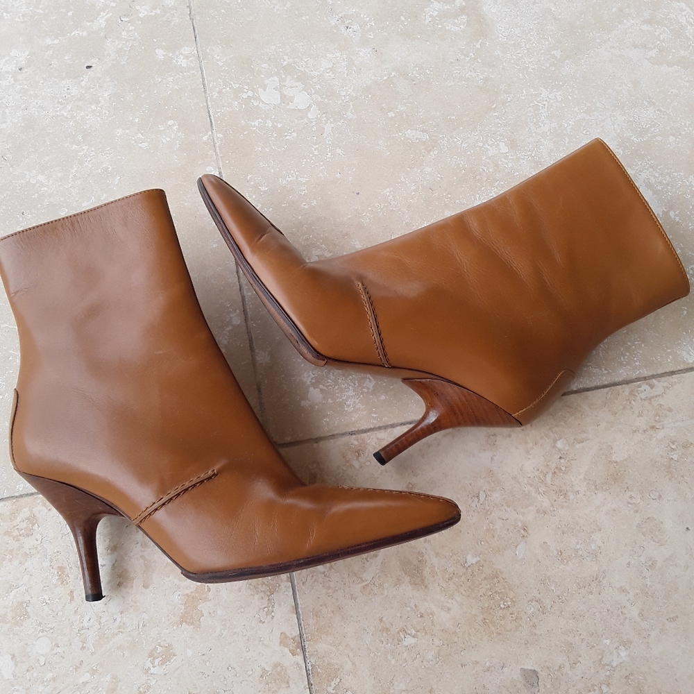 TOD'S English leather bootie